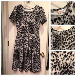 💥SOLD💥 LuLaRoe Snow Leopard Print Amelia -Small